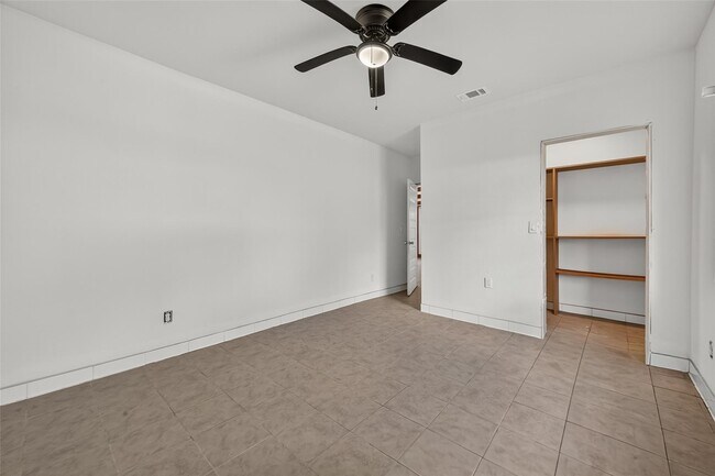 Building Photo - 5039 Shadowridge Dr