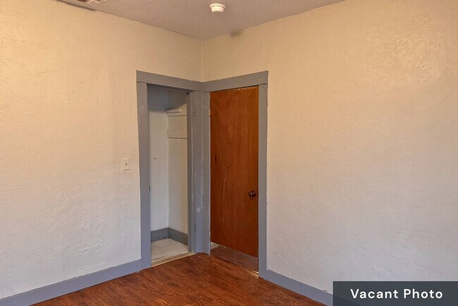 Building Photo - Charming 3 Bed 1 Bath in Hospital District