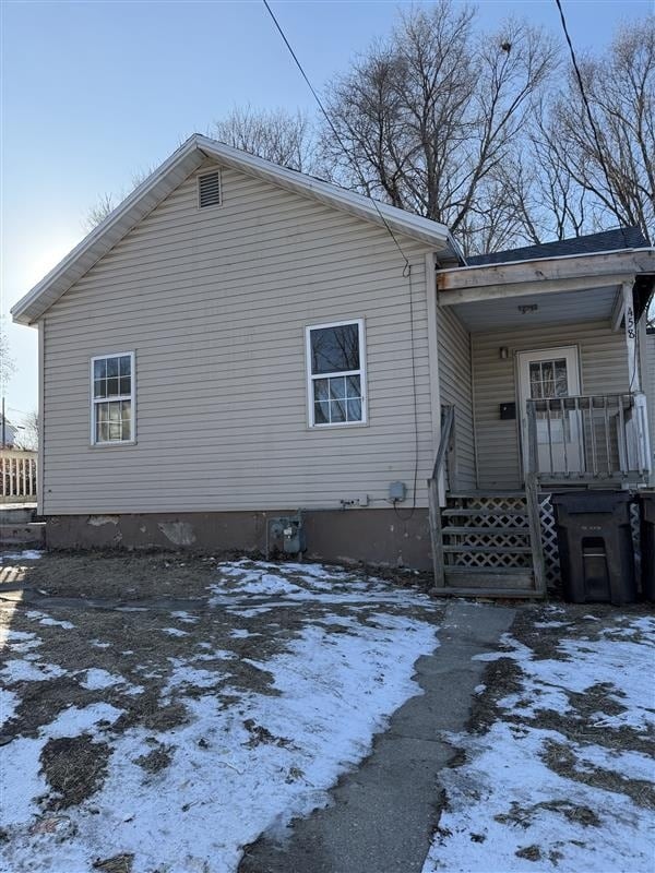 Building Photo - 458 S Float Ave