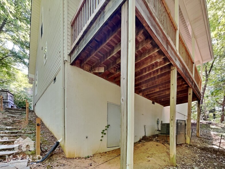 Building Photo - 7762 Wildcreek Trail SE