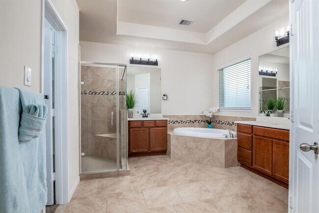Building Photo - 14014 Sand Ridge Crossing