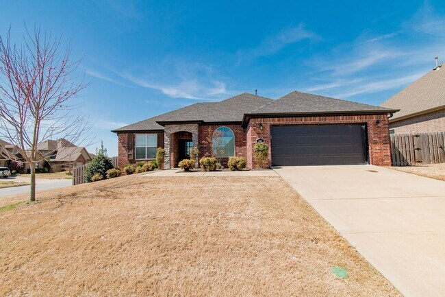 Primary Photo - Like New 3 Bedroom Home near Stonebridge M...