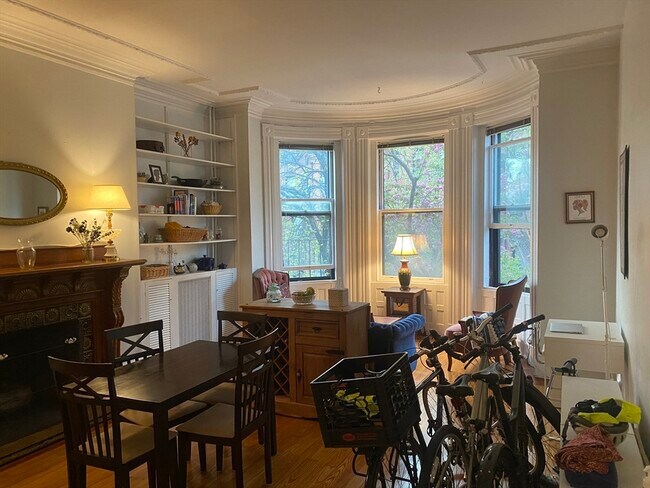 Building Photo - 246 Marlborough St