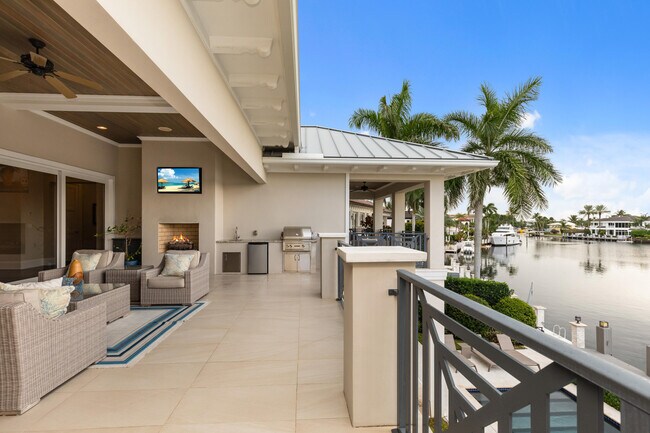 Building Photo - 3211 NE 27th Ave