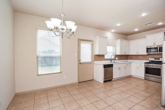 Building Photo - 2106 Harmon Crest Ct
