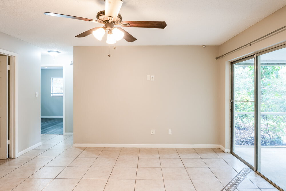Building Photo - 2701 Kinnon Dr