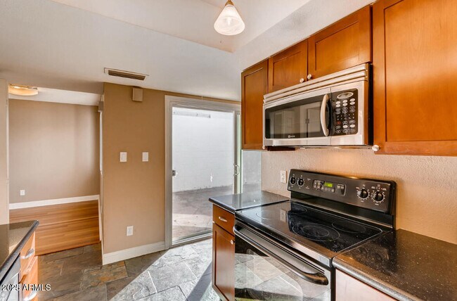 Building Photo - 3932 N Granite Reef Rd