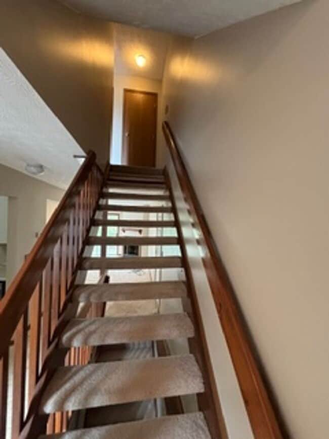 Building Photo - 5685 Barney Ln