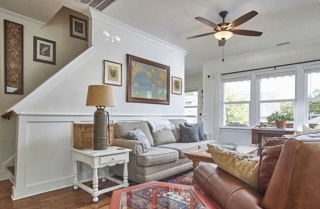 Building Photo - Beautiful Craftsman home near Duke!