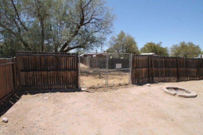 Building Photo - 3 bed 2 bath Mobile Home Available