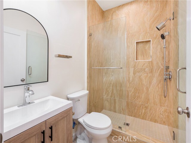 Building Photo - 636 Pioneer Dr