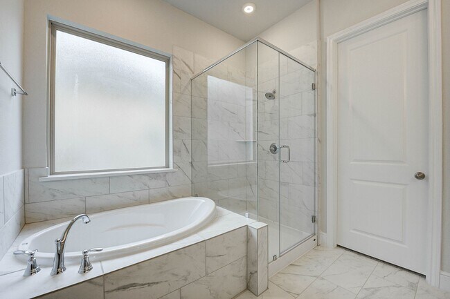 Building Photo - 21820 Enchanted Rock Dr N