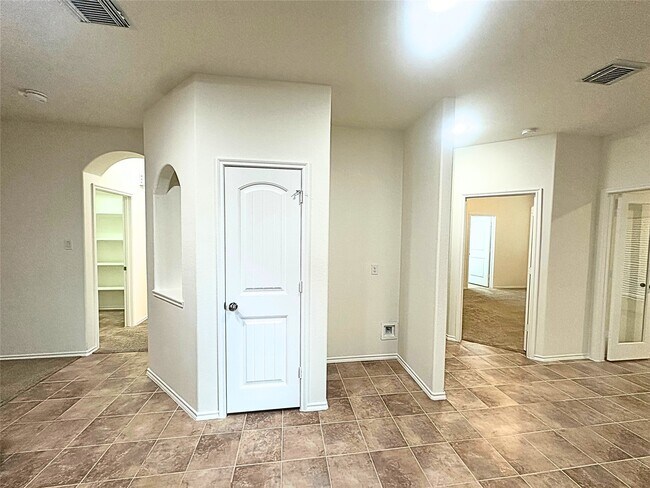 Building Photo - 8218 Nagy Hill St