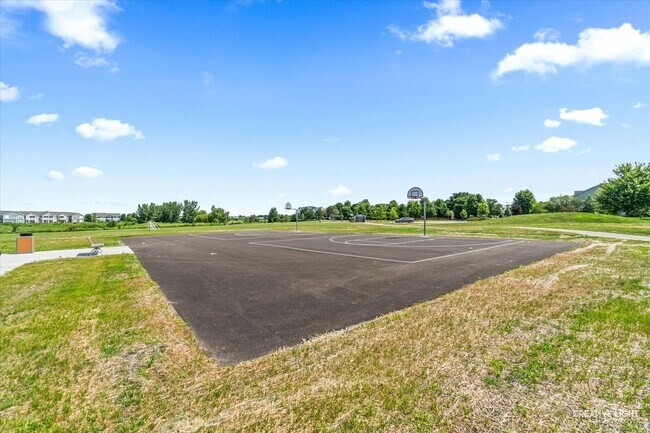 Building Photo - 366 Chesapeake Ln