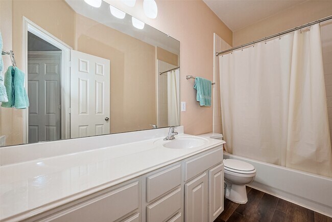 Building Photo - 1007 Casting Springs Way