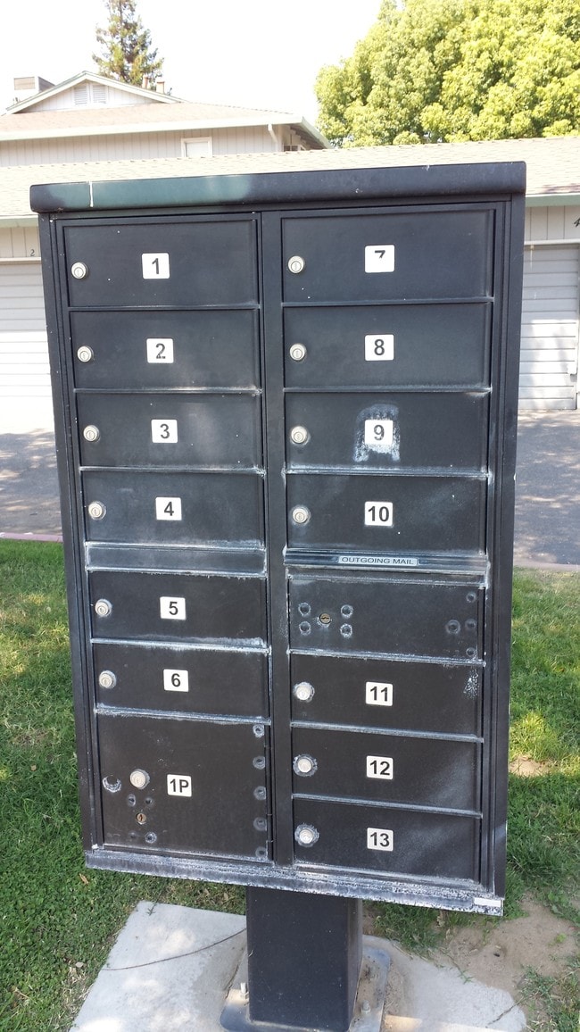 Building Photo - 425 E Alameda St