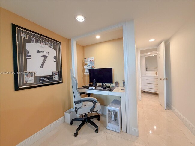 Building Photo - 1111 Crandon Blvd