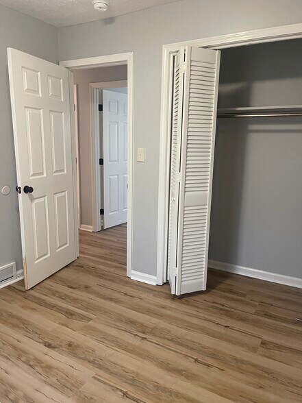 Building Photo - 16 Hughes Ave