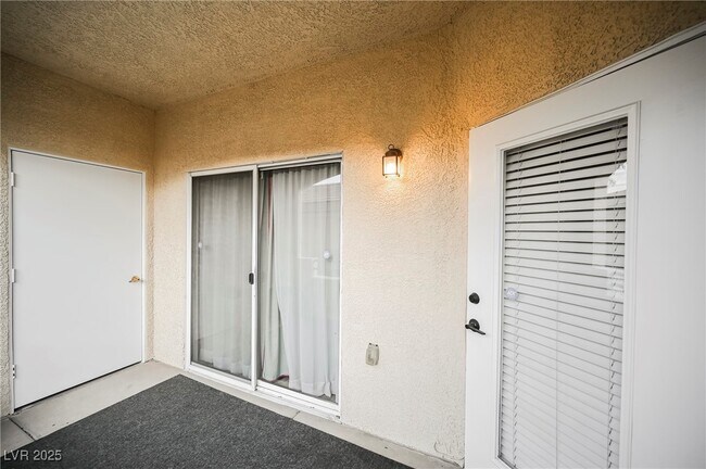 Building Photo - 833 Aspen Peak Loop