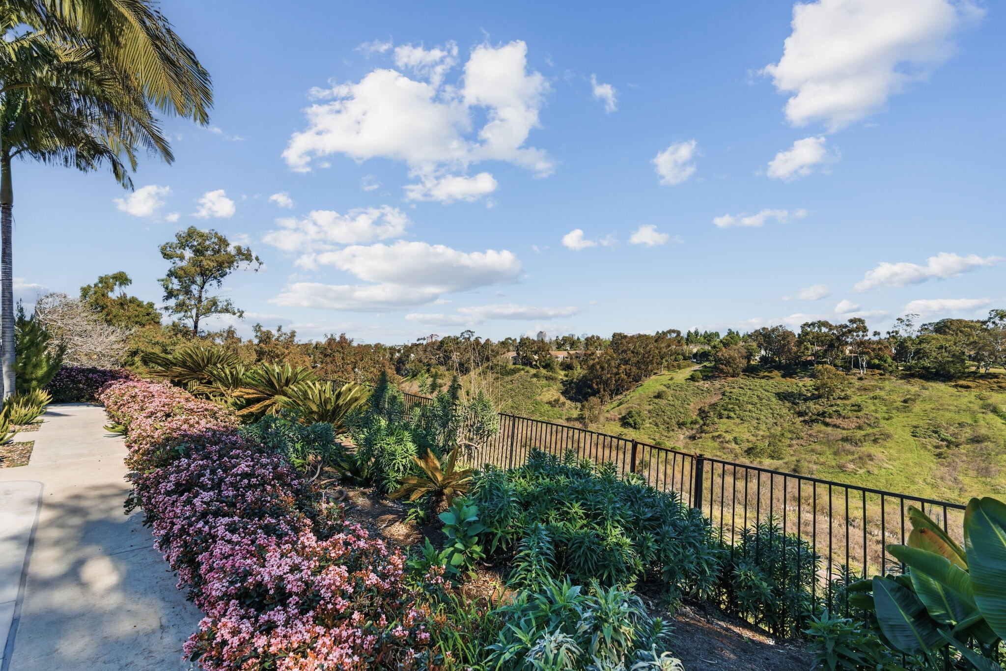 Building Photo - 8335 Sugarman Dr