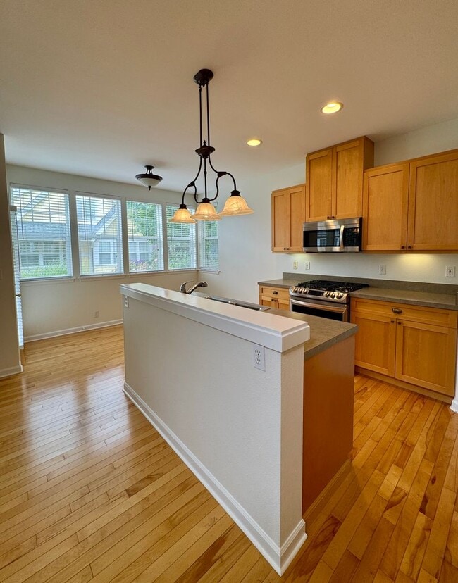 Building Photo - Desirable Poulsbo Place cottage...now avai...