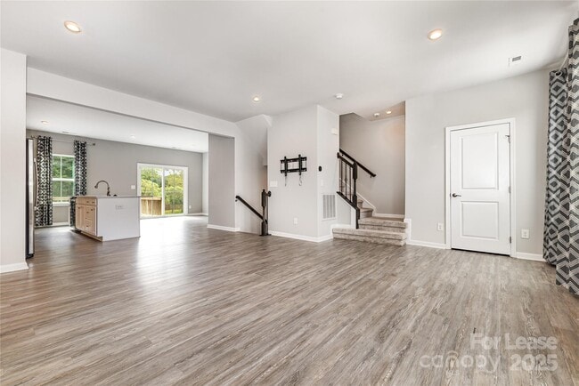 Building Photo - 2523 Grantham Place Dr