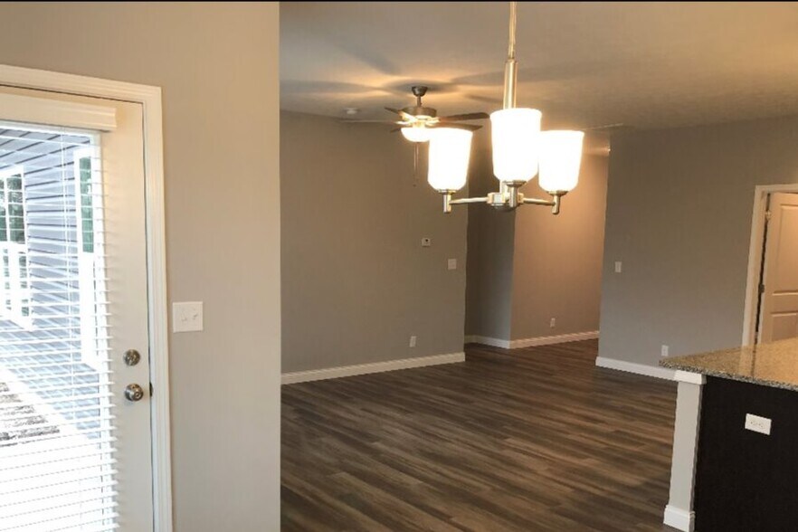 LIVING ROOM - 2278 Klondike Rd
