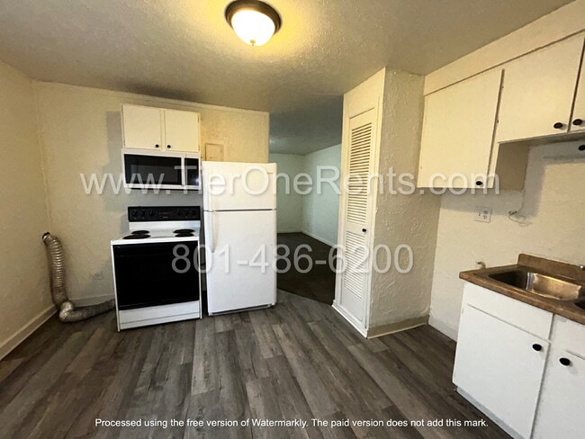 Building Photo - NO DEPOSIT option available for qualified ...
