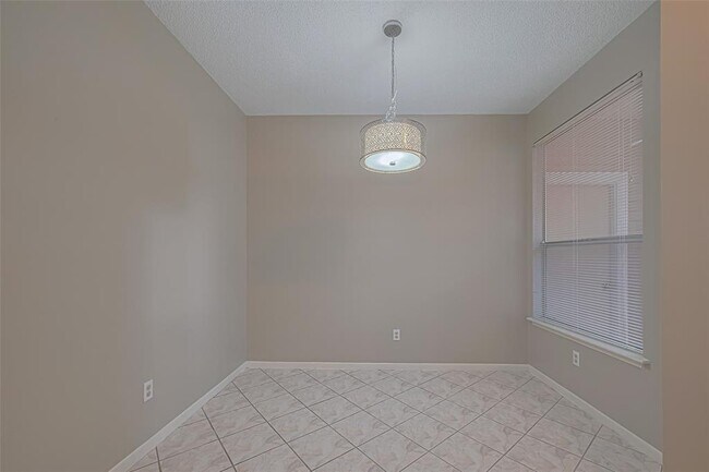 Building Photo - 3315 Golden Trails Dr