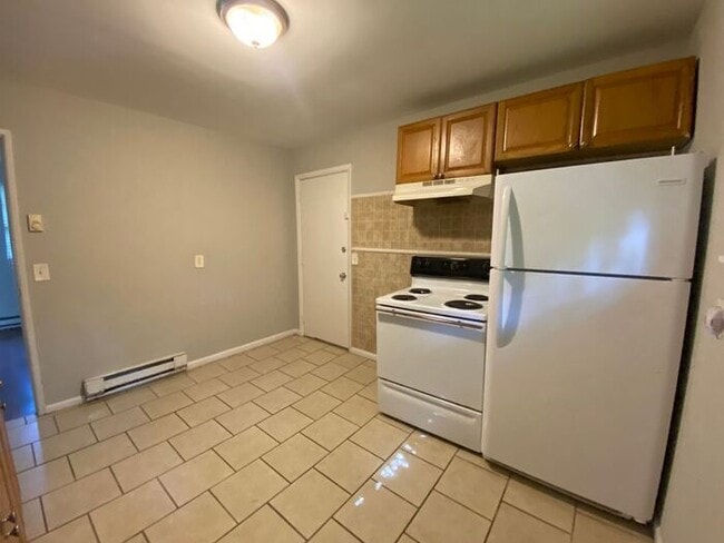 Building Photo - Lovely 2 Bed Duplex by Fisk - 5 Min From Downtown