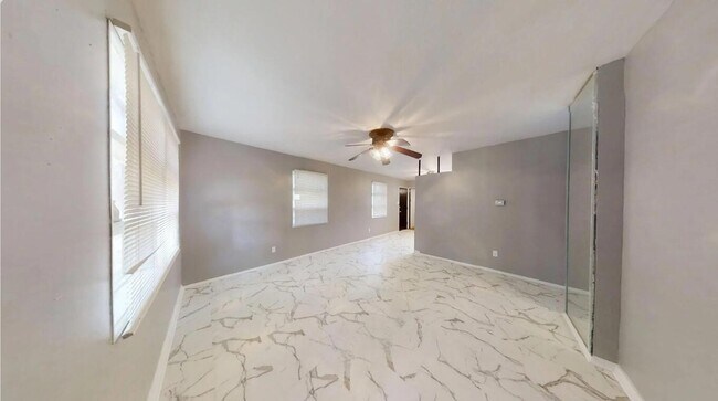 Building Photo - 4123 W 19th Pl