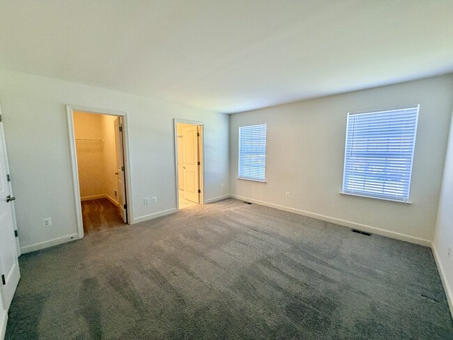 Building Photo - 43 Horse Trail Ln