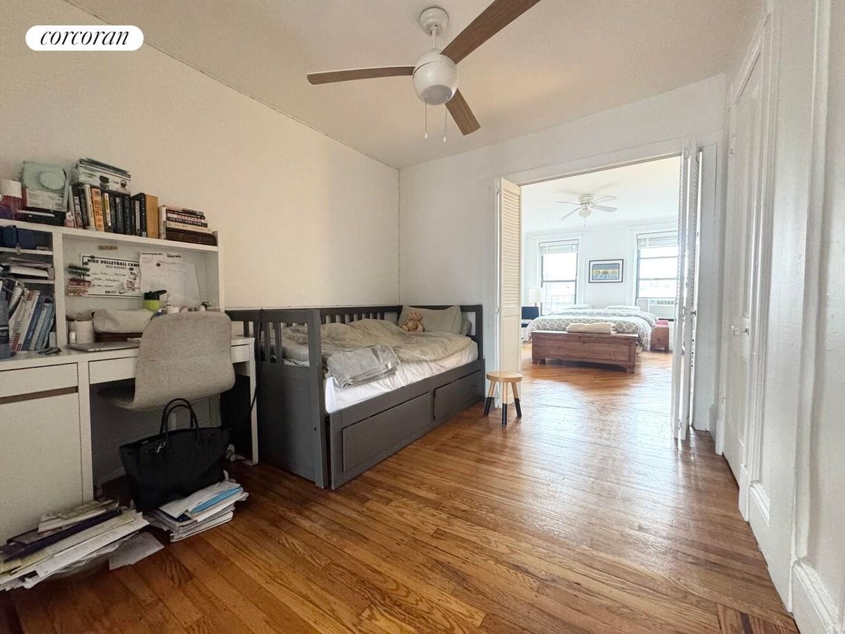 Building Photo - 672 10th St