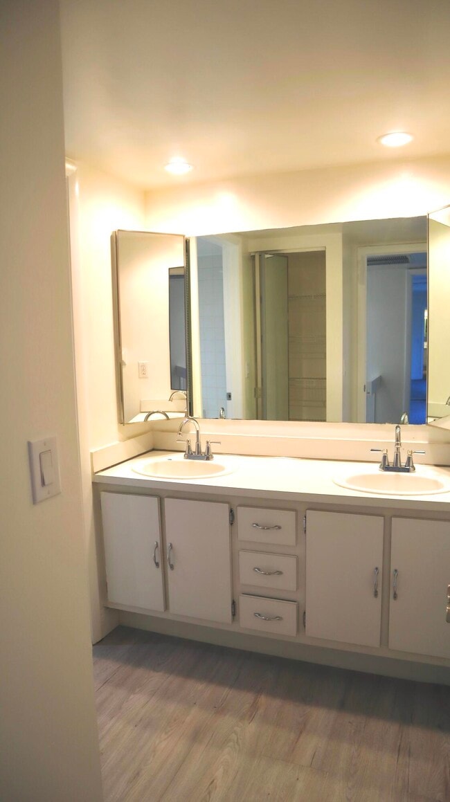 Building Photo - 194 Lake Arbor Dr