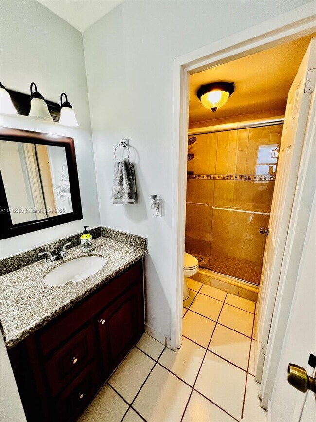 Building Photo - 2899 Collins Ave