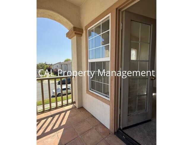 Building Photo - Stunning 5-Bedroom, 3-Bathroom Home with Fireplace & 2-Car Garage