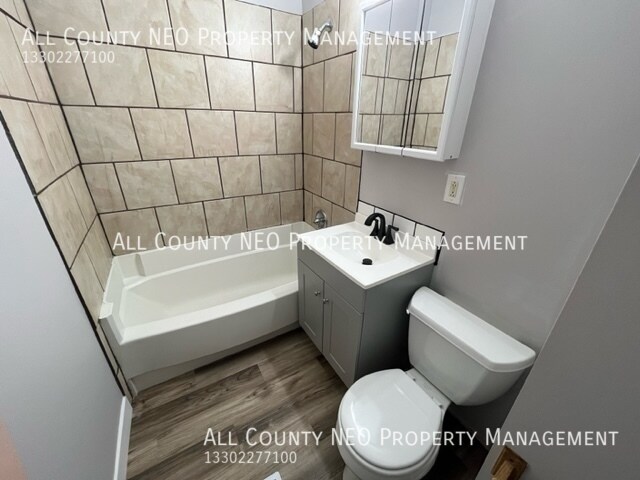 Building Photo - 835 Staeger St