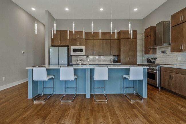 Building Photo - 1909 Hailey Ave