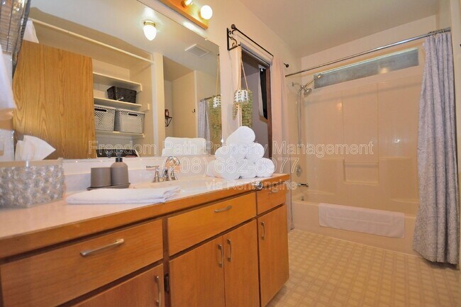 Building Photo - 11960 N Government Wy