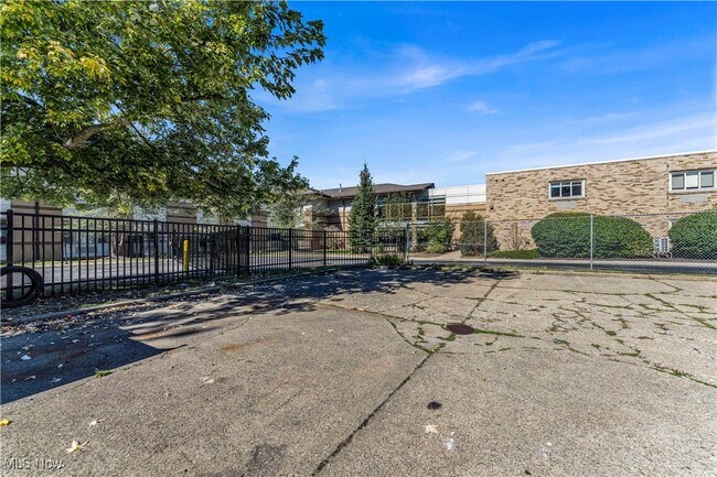 Building Photo - 18809 Bella Dr