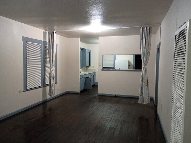 Building Photo - 719 Rigsby Ave