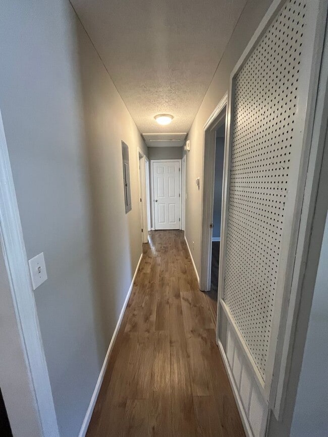 Building Photo - Beautiful Home Located Off Of Whitesville ...