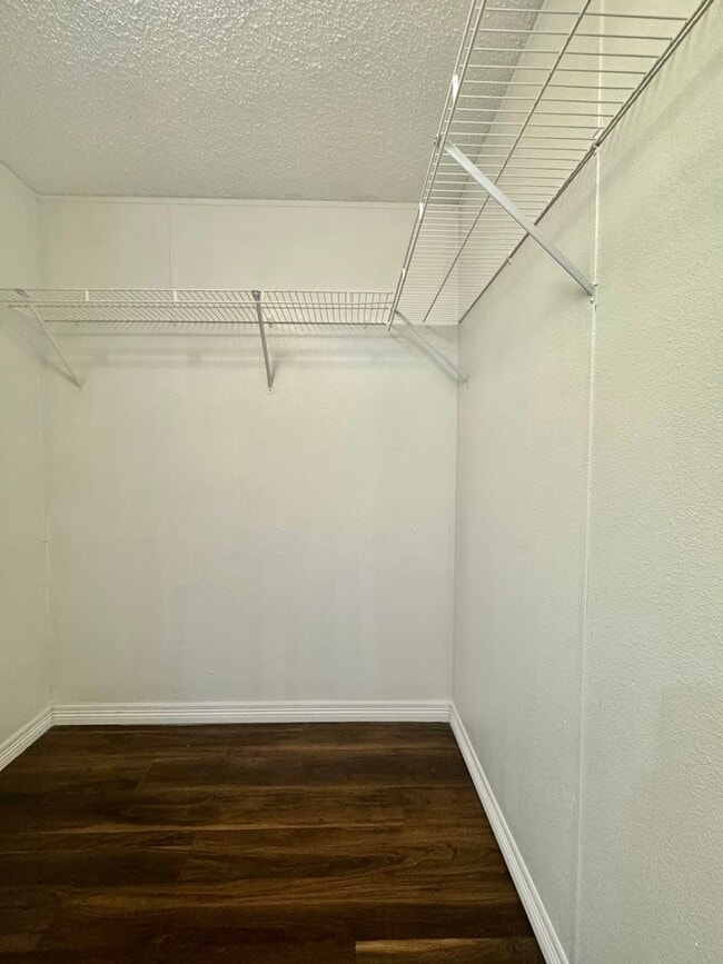 Building Photo - 1007 Spooner St