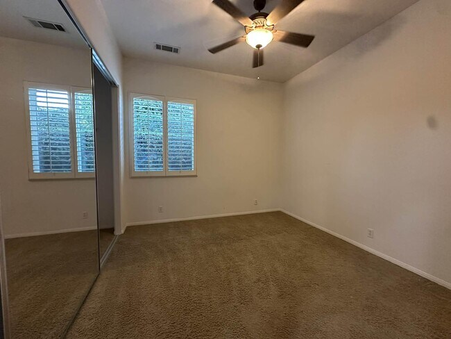 Building Photo - 13 Vista Mirage Way