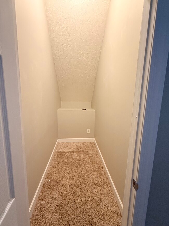 Building Photo - 129 Thoroughbred Way