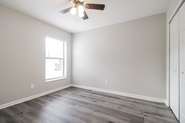 Building Photo - 1035 McKinnon Ave