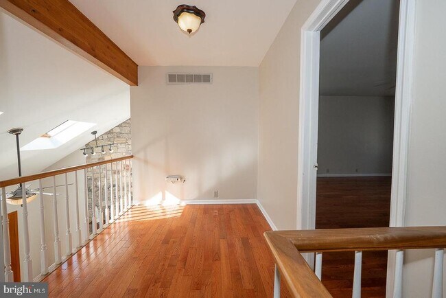 Building Photo - 1099 Armstrong Ct