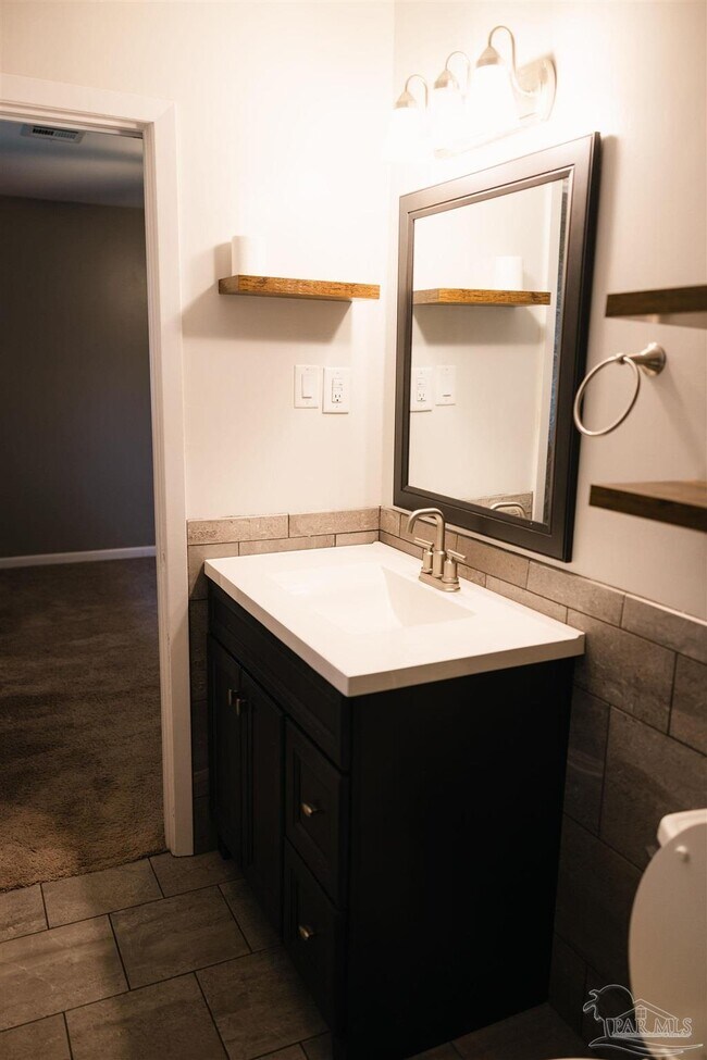 Building Photo - 5580 Homewood Rd