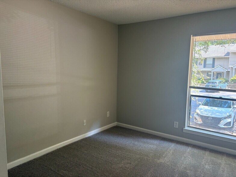 Building Photo - Room in Townhome on Winterbrook Ct NW