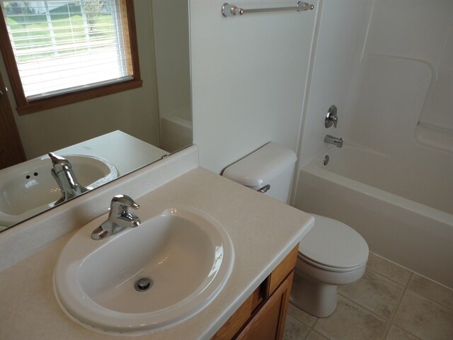 Building Photo - 2650 Bibury Dr